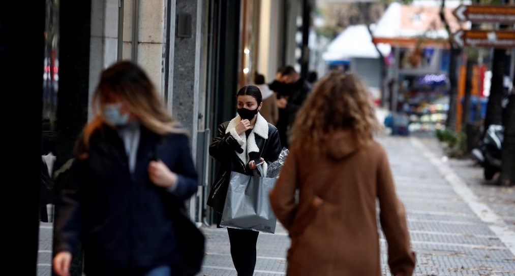 Κορωνοϊός: Το πλαίσιο μέτρων που σκέφτονται κυβέρνηση και ειδικοί για τον χειμώνα