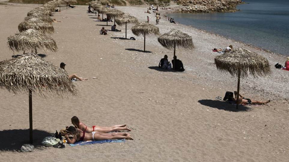 Καιρός: «Γκαζώνει» και σήμερα η θερμοκρασία - Μικρή πτώση από αύριο